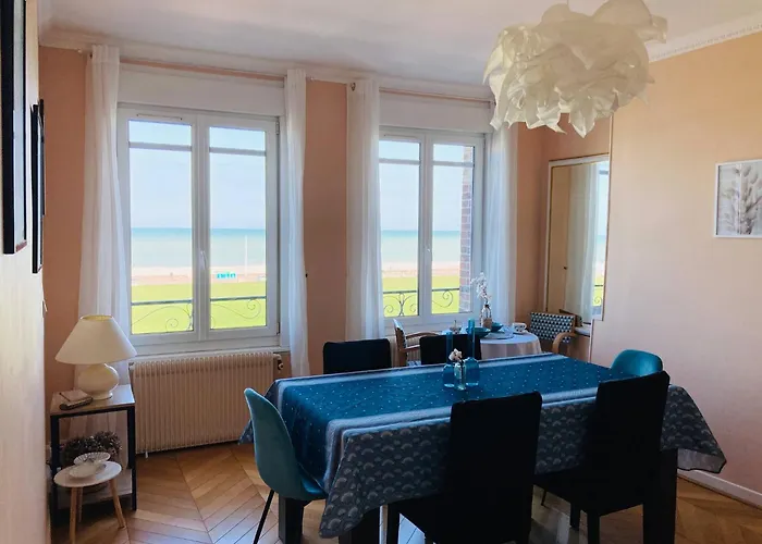 Les Pieds Dans L'eau Vue * Dieppe